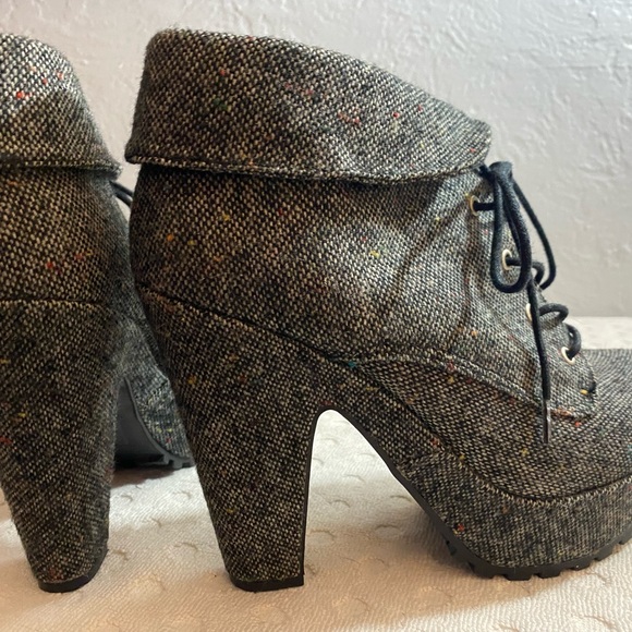 BLOWFISH Blowfish Womens Herringbone Platform Booties - Picture 3 of 16
